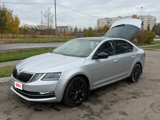 2018 Skoda Octavia III (A7) Рестайлинг, серебристый, 1900000 рублей, вид 3
