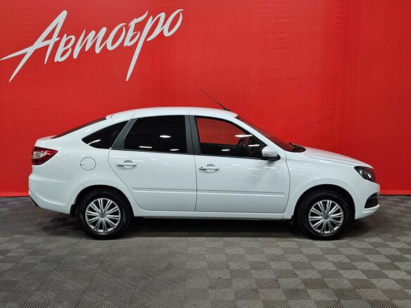 2023 Lada (ВАЗ) Granta I Рестайлинг, белый, 769000 рублей - вид 6