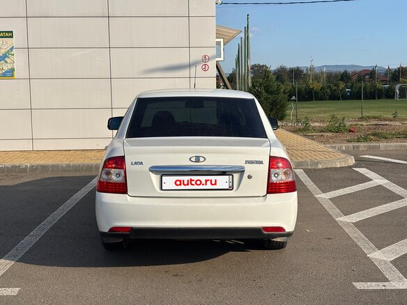 2013 Lada (ВАЗ) Priora I Рестайлинг, белый, 450000 рублей - вид 6