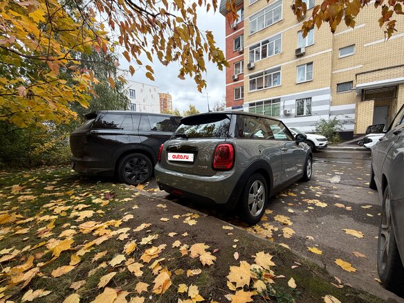 2020 Mini Hatch Cooper III (F55/F56) Рестайлинг, серый, 1750000 рублей - вид 4