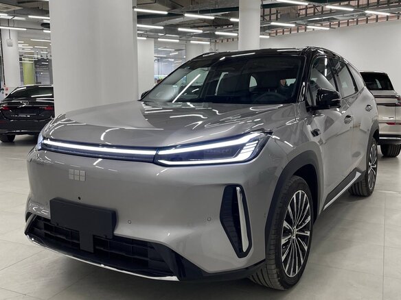 2026 Geely Galaxy M7, серебристый, 3600000 рублей