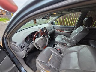 2004 Toyota Sienna II, серый, 1070000 рублей, вид 4