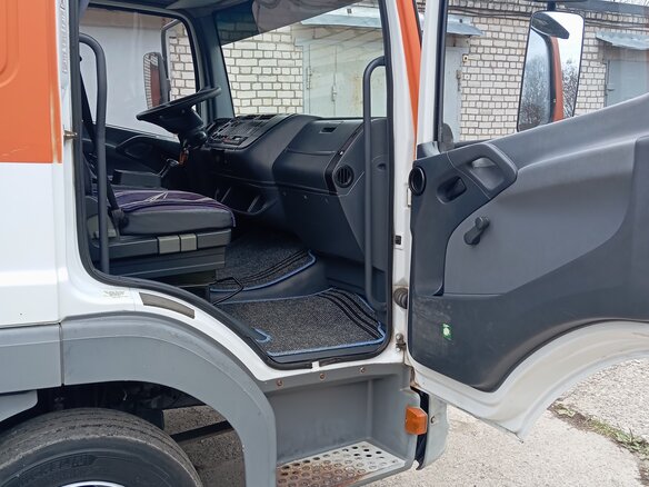 2002 Mercedes-Benz Atego, оранжевый, 2600000 рублей - вид 18