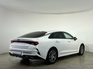 2021 Kia K5 III, белый, 2200000 рублей, вид 5