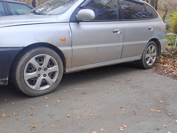 2003 Kia Rio I Рестайлинг, серебристый, 190000 рублей - вид 3