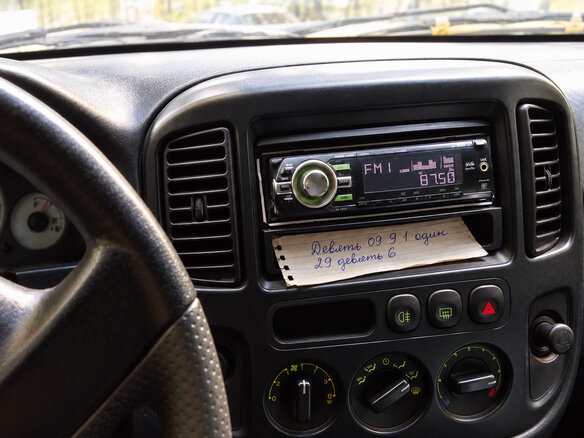 2002 Ford Maverick III, чёрный, 320000 рублей - вид 3