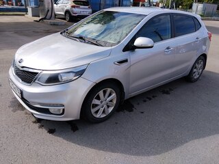 2016 Kia Rio III Рестайлинг, серый, 630000 рублей, вид 3