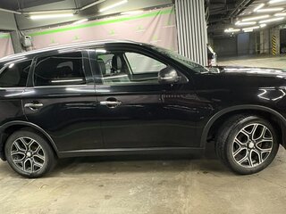 2014 Mitsubishi Outlander III Рестайлинг, чёрный, 1230000 рублей, вид 2