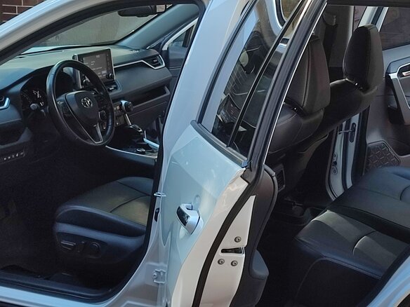 2022 Toyota RAV4 V (XA50), белый, 3880000 рублей - вид 20