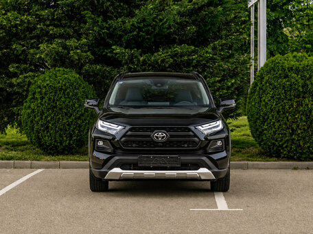 2021 Toyota RAV4 V (XA50), чёрный, 2989000 рублей, вид 2