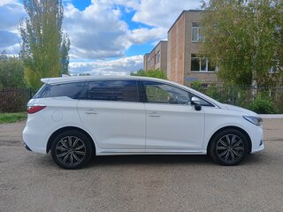 2021 BYD Song Max 16kWh I, белый, 2100000 рублей, вид 2