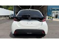 2022 Toyota Yaris IV, белый, 1061000 рублей - вид 4