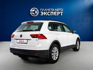 2017 Volkswagen Tiguan II, белый, 1940000 рублей, вид 4