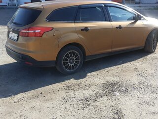 2016 Ford Focus III Рестайлинг, жёлтый, 633333 рублей, вид 3