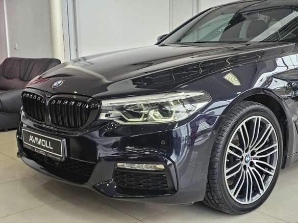 2018 BMW 5 серии 520d xDrive VII (G30/G31/G38), чёрный, 3589000 рублей - вид 2