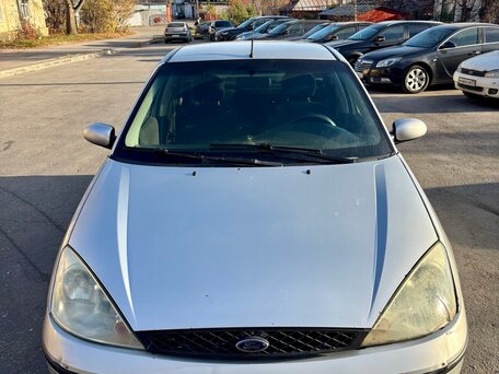 2005 Ford Focus I Рестайлинг, серебристый, 151900 рублей, вид 3