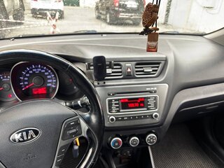 2015 Kia Rio III Рестайлинг, белый, 1110000 рублей, вид 5