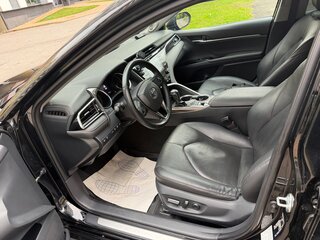 2018 Toyota Camry VIII (XV70), чёрный, 2600000 рублей, вид 5