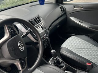 2015 Hyundai Solaris I Рестайлинг, белый, 850000 рублей, вид 4