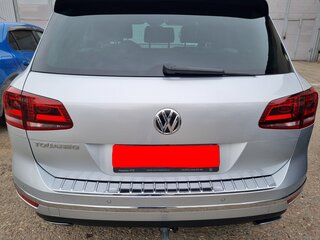 2017 Volkswagen Touareg II Рестайлинг, серебристый, 2590000 рублей, вид 5