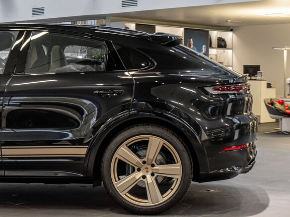 2026 Porsche Cayenne Coupé III Рестайлинг, чёрный, 24705000 рублей - вид 27