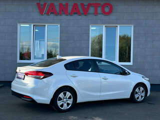 2019 Kia Cerato III Рестайлинг (Classic), белый, 1400000 рублей, вид 5