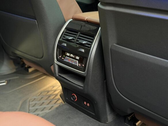 2021 BMW X7 30d I (G07), белый - вид 14