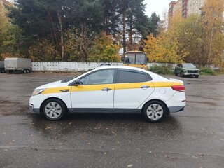2016 Kia Rio III Рестайлинг, белый, 510000 рублей, вид 3