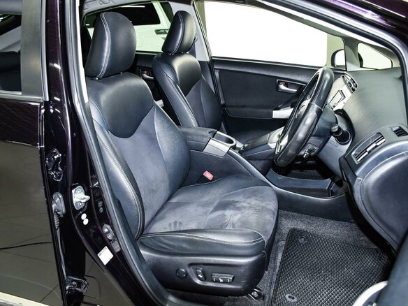 2013 Toyota Prius III Рестайлинг (XW30), фиолетовый - вид 12