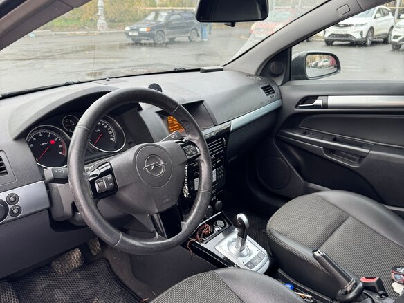 2008 Opel Astra GTC H Рестайлинг, чёрный, 373000 рублей - вид 5