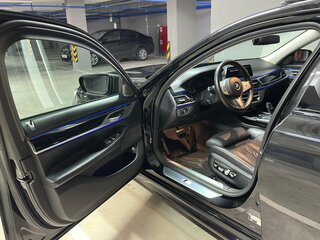 2020 BMW 7 серии Long 730Ld xDrive VI (G11/G12) Рестайлинг, чёрный, 8900000 рублей, вид 5