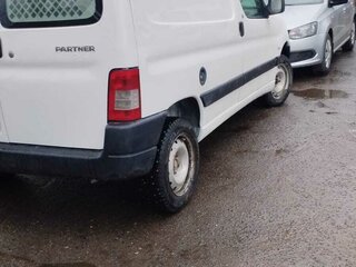 2010 Peugeot Partner II, белый, 330000 рублей, вид 1