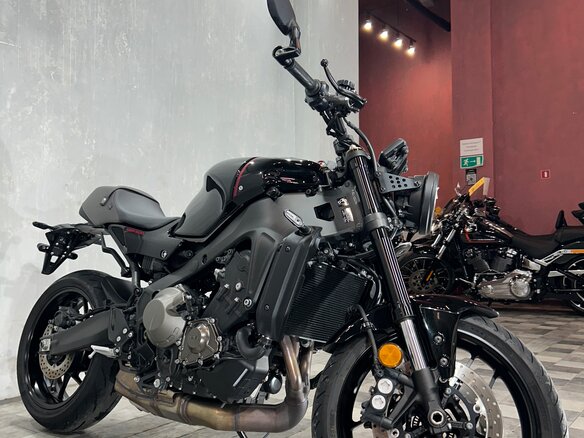 2023 Yamaha XSR900, чёрный, 1065000 рублей - вид 3