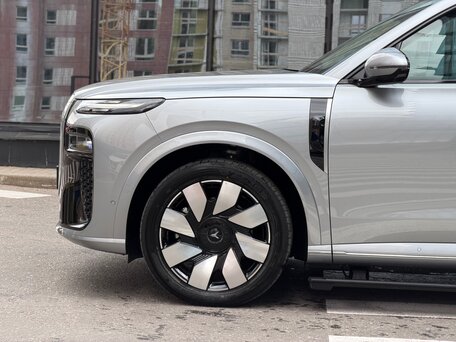 2026 Voyah Taishan X8, серебристый, 7150000 рублей, вид 4