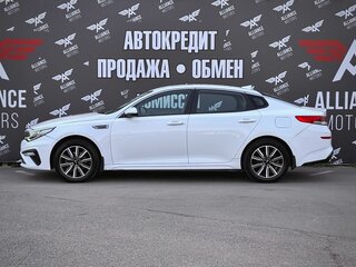 2019 Kia Optima IV Рестайлинг, белый, 1390000 рублей, вид 4