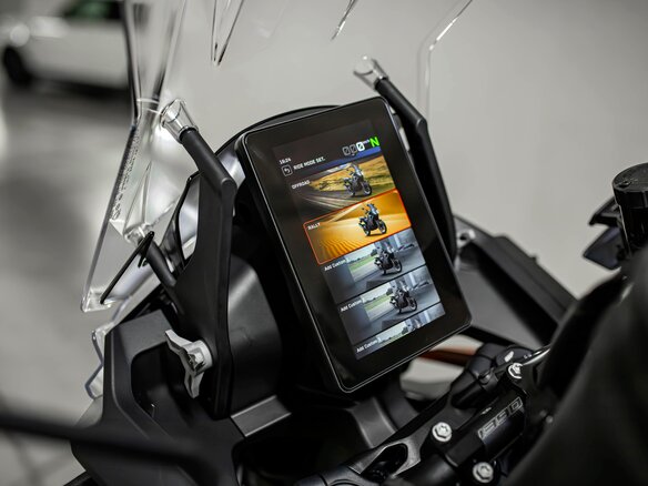 2026 KTM 1390 Super Adventure S Evo, оранжевый, 2850000 рублей - вид 11