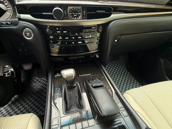 2015 Lexus LX 450d III Рестайлинг 2, чёрный, 5650000 рублей - вид 29