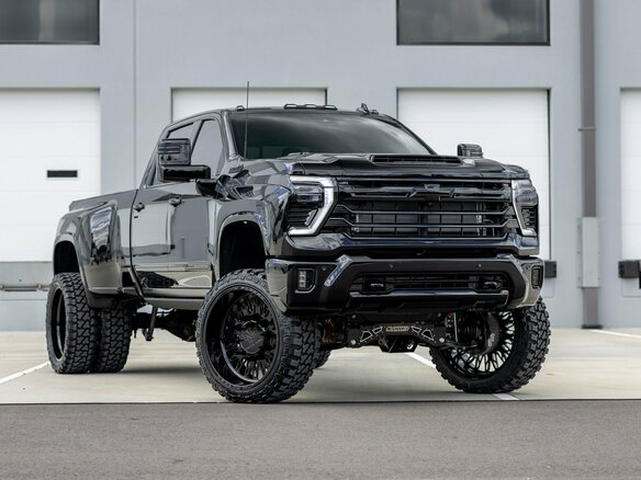 2026 Chevrolet Silverado, чёрный, 17460000 рублей