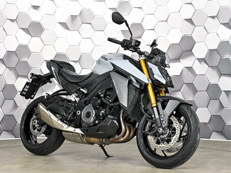2022 Suzuki GSX-S 1000, серый, 1099000 рублей, вид 1