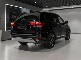 2020 Mitsubishi Outlander III Рестайлинг 3, чёрный, 2250000 рублей, вид 5