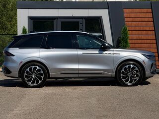 2023 Lincoln Nautilus II, серебристый, 3390000 рублей, вид 2