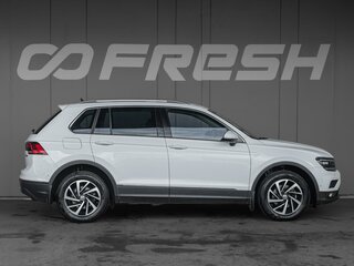 2018 Volkswagen Tiguan II, белый, 2399000 рублей, вид 5