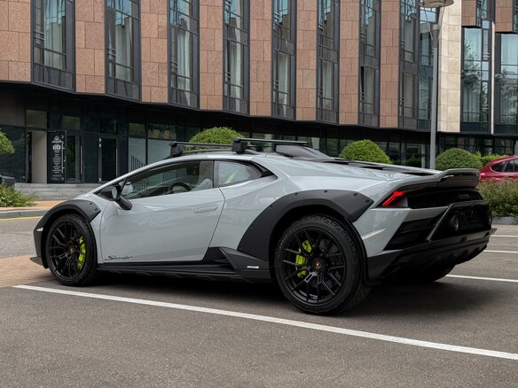 2024 Lamborghini Huracán Sterrato I Рестайлинг, серый, 33700000 рублей - вид 5