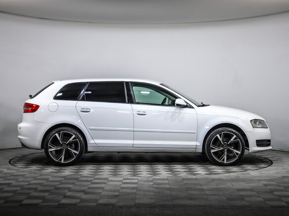 2010 Audi A3 II (8P) Рестайлинг 2, белый, 839000 рублей - вид 3