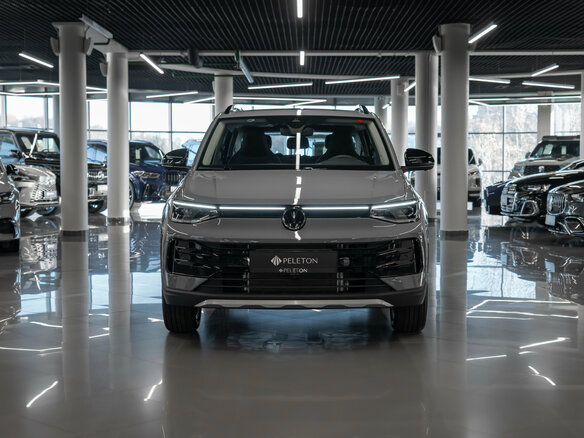 2026 Volkswagen Tharu XR, серый, 3000000 рублей - вид 2