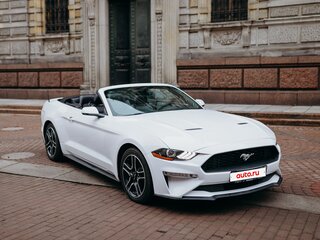 2017 Ford Mustang VI Рестайлинг, белый, 2250000 рублей, вид 2