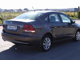 2015 Volkswagen Polo V Рестайлинг, коричневый, 920080 рублей, вид 5