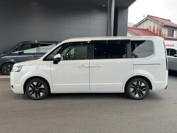 2023 Honda Stepwgn VI, белый, 2250700 рублей - вид 4