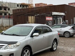 2012 Toyota Corolla X (E140, E150) Рестайлинг, серебристый, 1000000 рублей, вид 3