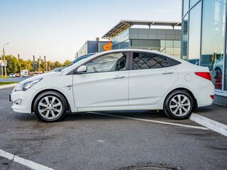 2015 Hyundai Solaris I Рестайлинг, белый, 1048000 рублей, вид 4